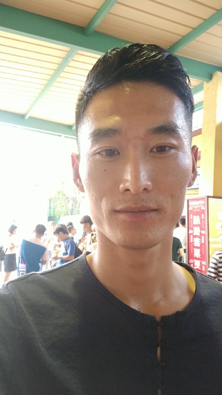 难得糊涂的第一张照片--辽宁残疾人相亲网