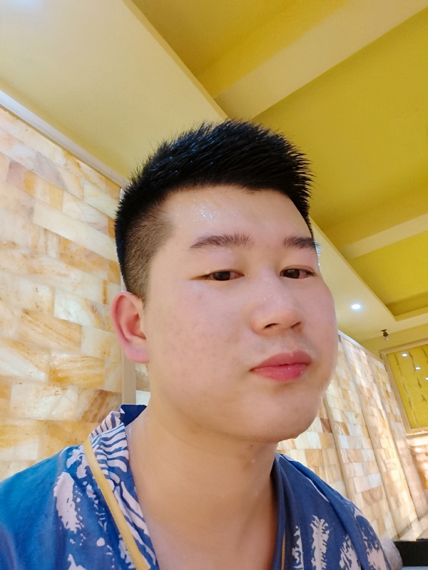 六月与阿十二的第一张照片--辽宁残疾人相亲网