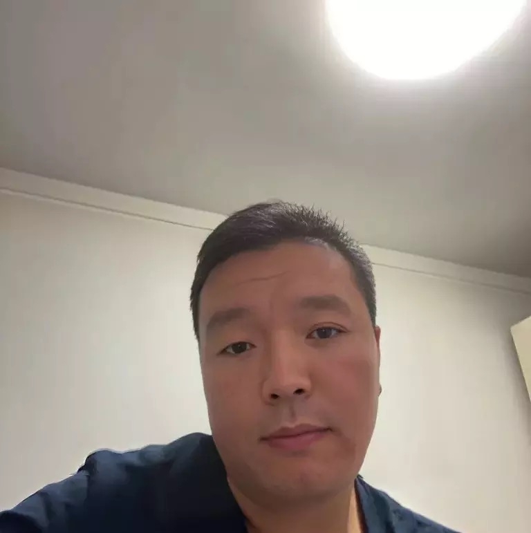 穿唐装的松鼠的第一张照片--辽宁残疾人相亲网