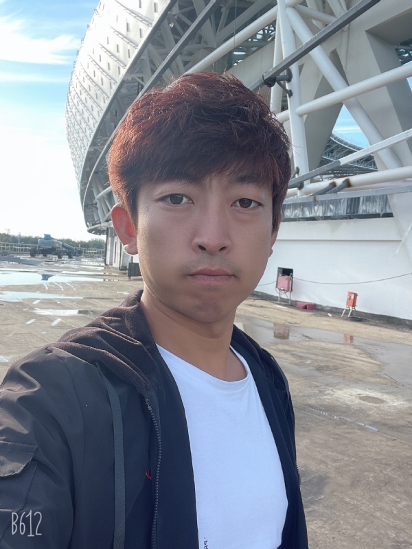 绅士大男孩的第一张照片--辽宁残疾人相亲网